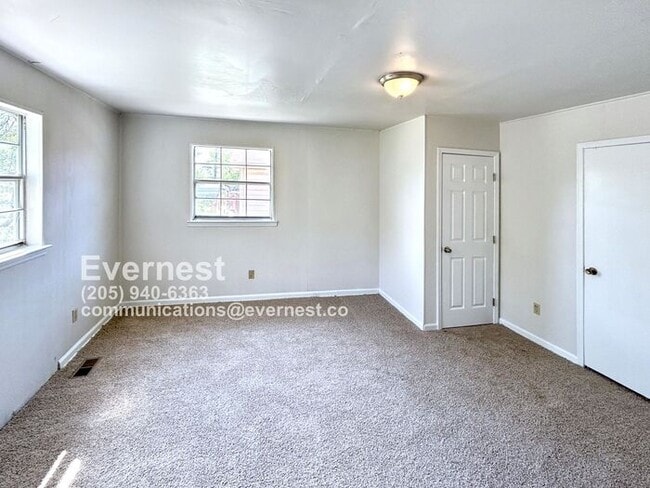 Building Photo - 929 6th Pl