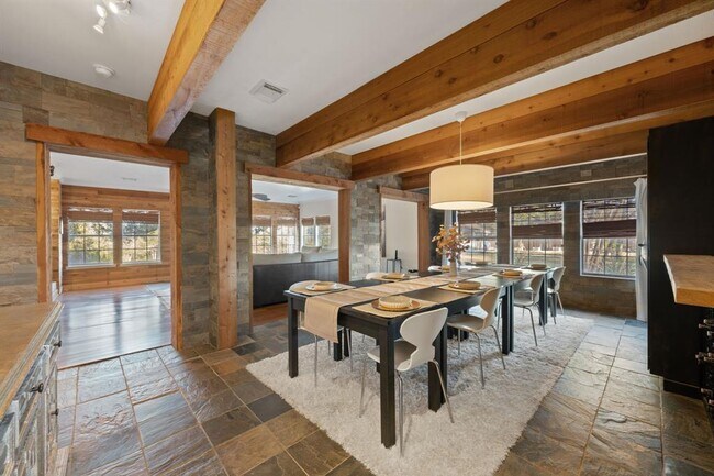 Building Photo - 158 Uriah Dr