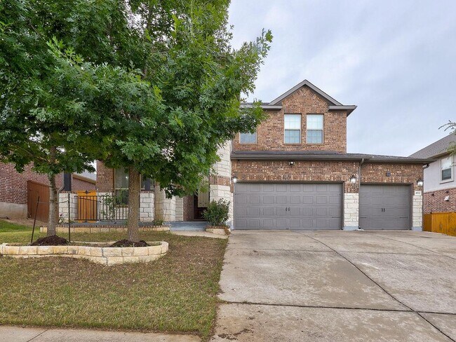Building Photo - 4312 Privacy Hedge St