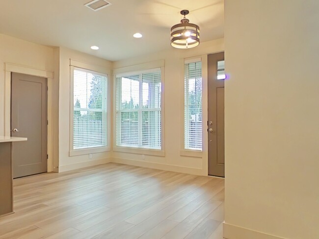 Building Photo - 3 Bedroom House ~ South Corvallis ~ Small ...