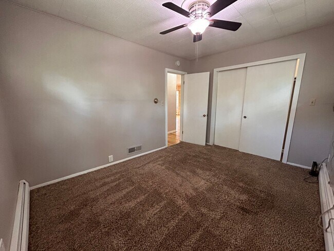 Building Photo - $0 DEPOSIT OPTION. 2 BEDROOM 1 BATH, XERISCAPED YARD CLOSE TO BELMAR, O'KANE PARK AND ST ANTHONY'S!