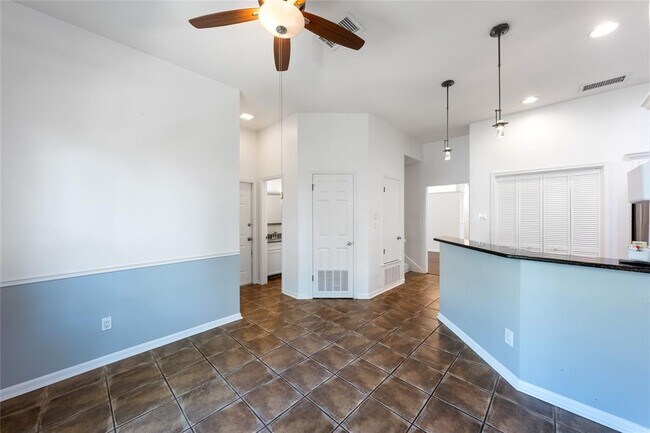 Building Photo - 7203 Desert Rose Cove