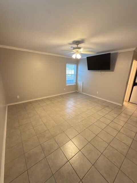 Building Photo - 6401 Skyline Dr