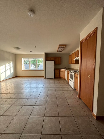 Building Photo - Silver Drive Apartments