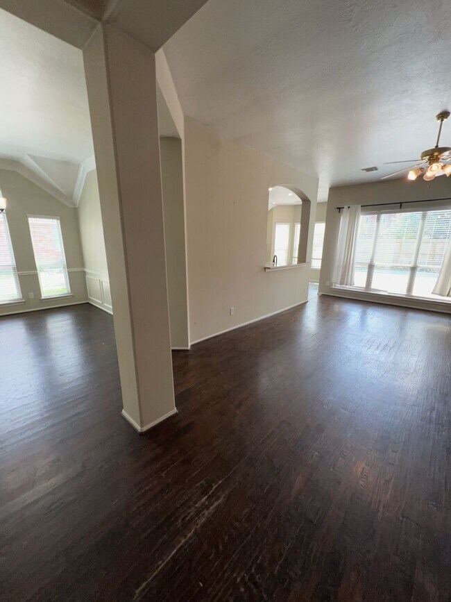 Building Photo - 24802 Jillian Way Ct