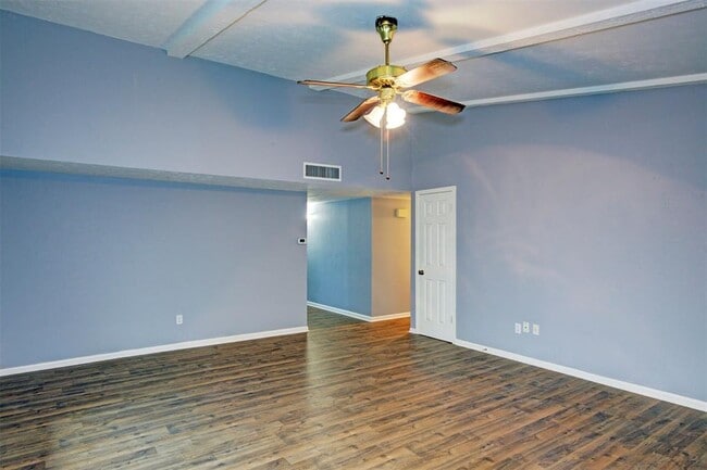 Building Photo - 17910 Navajo Trail Dr