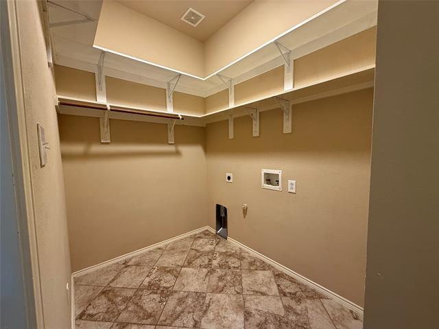 Building Photo - 816 Lake Grove Dr