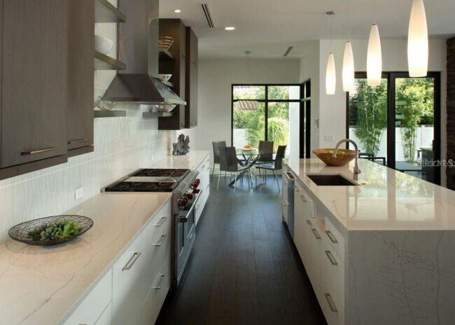 Building Photo - 356 Bayview Dr NE