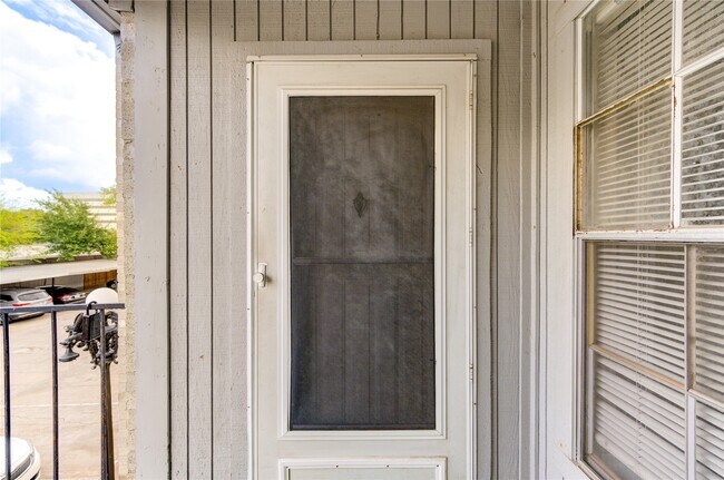 Building Photo - 6500 Sands Point Dr