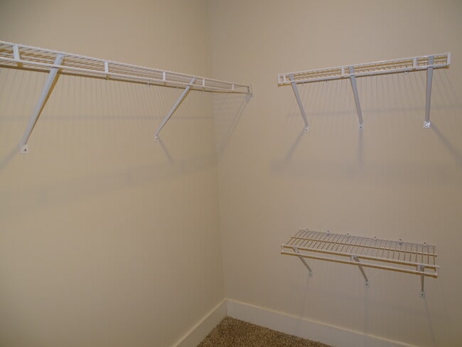 Building Photo - 146 Bromes Wy