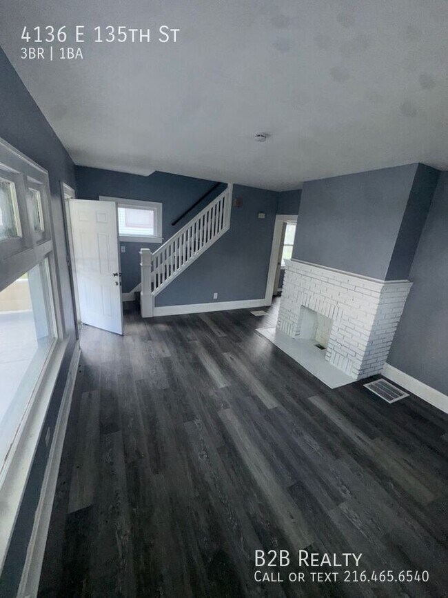 Building Photo - 4136 E 135th St