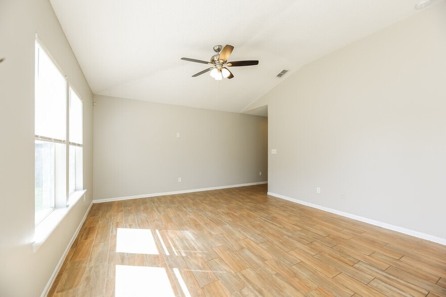 Building Photo - 11751 Pleasant Creek Dr