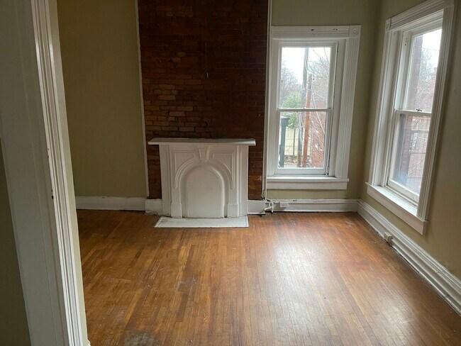 Building Photo - 1466 Saint James Ct