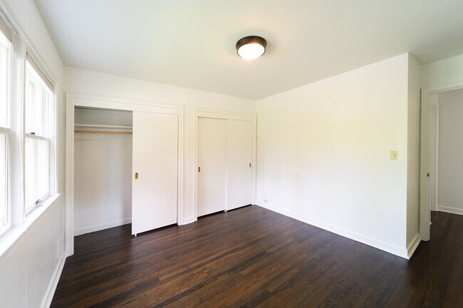Building Photo - Newly Remodel Home in West Hills!