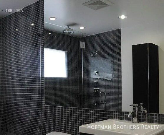 Building Photo - 9100 Whitworth Dr