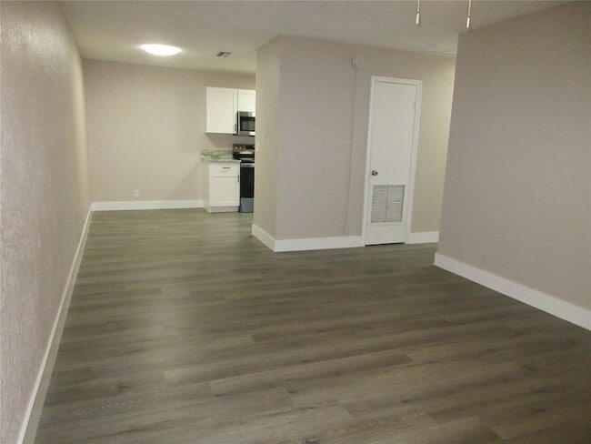 Building Photo - 8601 NW 35th St