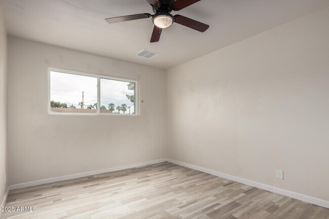 Building Photo - 3626 W Elm St