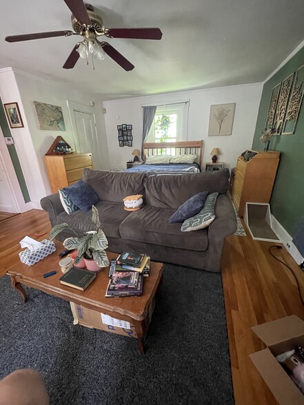 other end of 2nd room furnished - 7 Bowdoin Ave