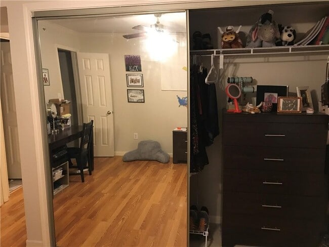 Building Photo - 501 W 26th St