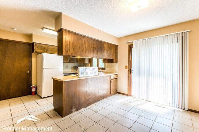 Building Photo - Beautiful 2 Bedroom Duplex located in West Manhattan!