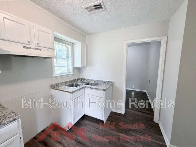 Building Photo - 3431 Rebeh Rd