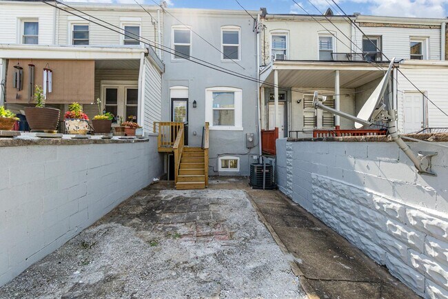 Building Photo - 727 N Collington Ave