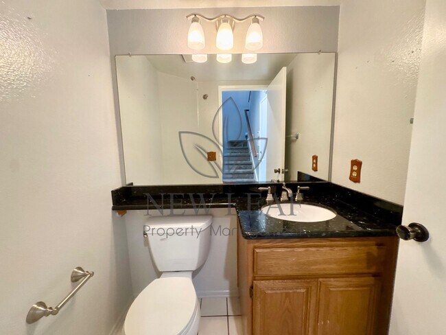 Building Photo - Stunning 2 Bedroom in the Heart of Ontario