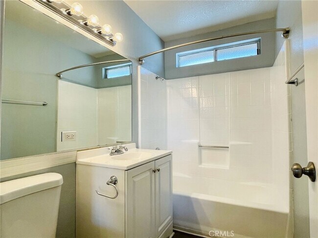 Building Photo - 79400 Ave 42