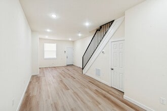 Building Photo - 1828 E Pacific St