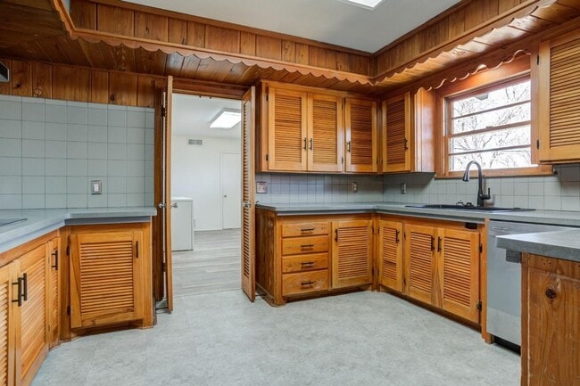 Building Photo - 3410 40th St