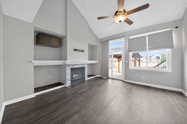 Building Photo - 5559 Wickerdale Ln