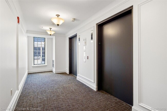 Building Photo - 525 W Lafayette Blvd