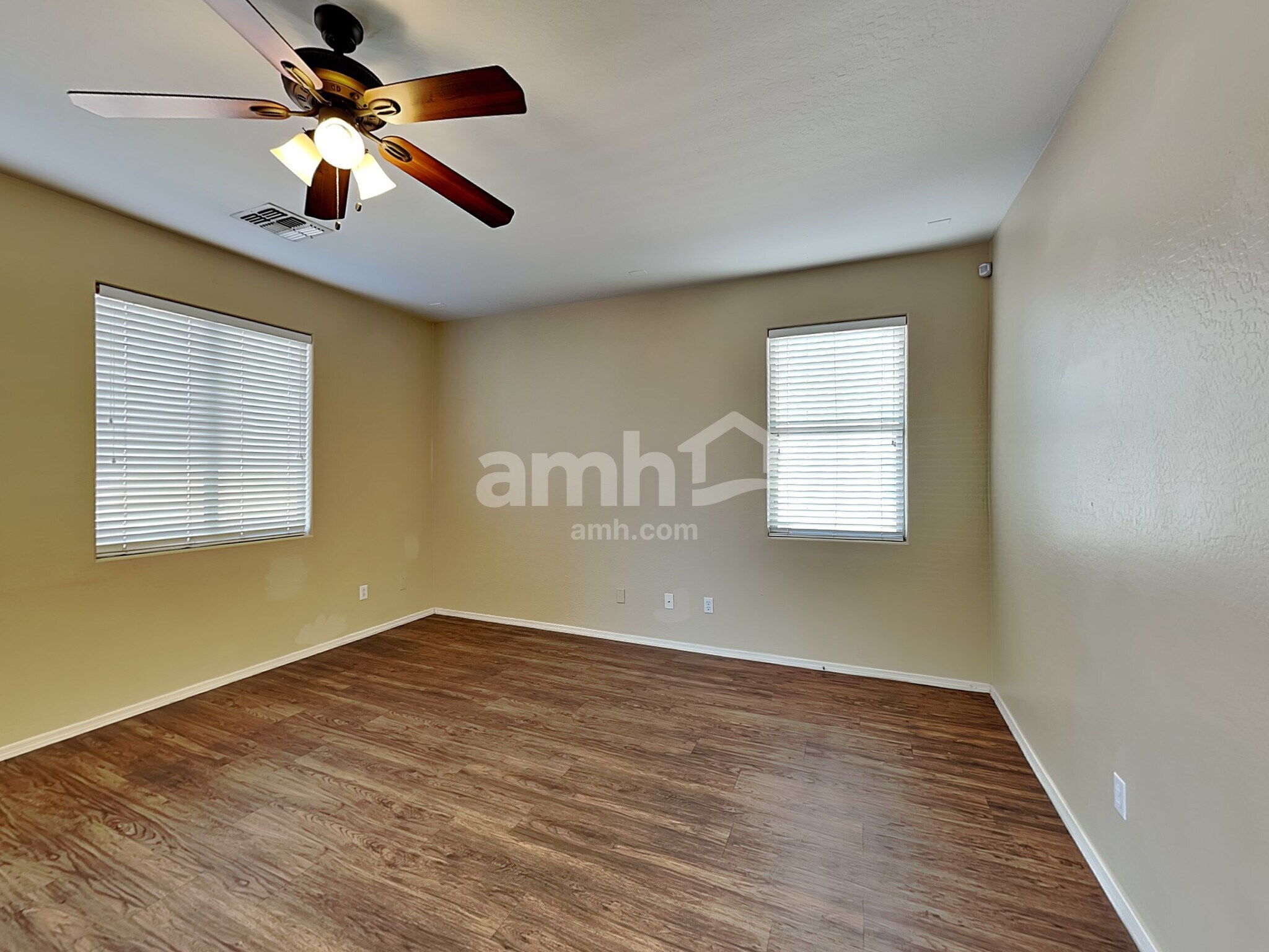 Building Photo - 7006 W Irwin Ave