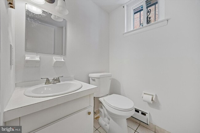 Building Photo - 517 S Randolph Ct