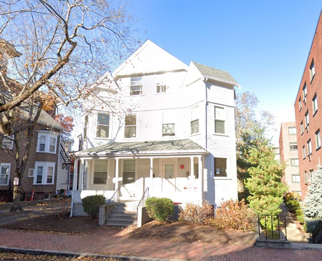 Building Photo - 381 Harvard St
