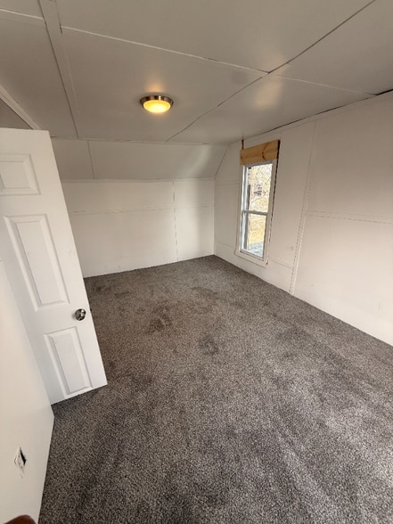 Building Photo - 1107 E Frye Ave