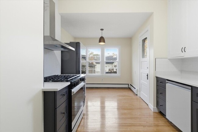 Building Photo - 712 Cedar Lake Rd S