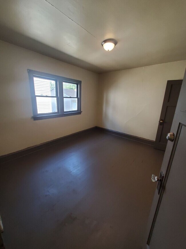 Building Photo - 2920-2922 W Melvina St. (Duplex)