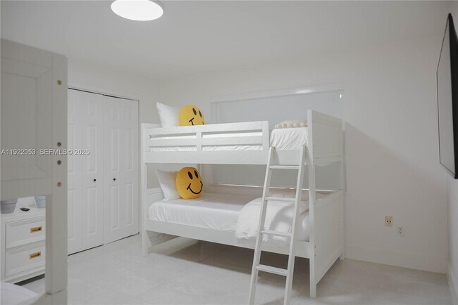 Building Photo - 13355 SW 207th Ave