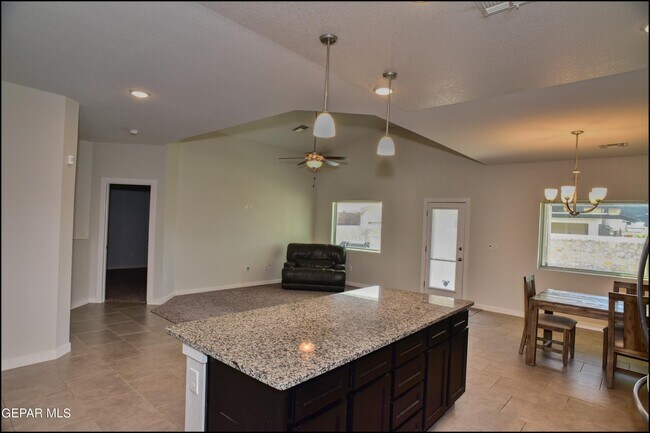 Building Photo - 6980 White Mesquite Wy