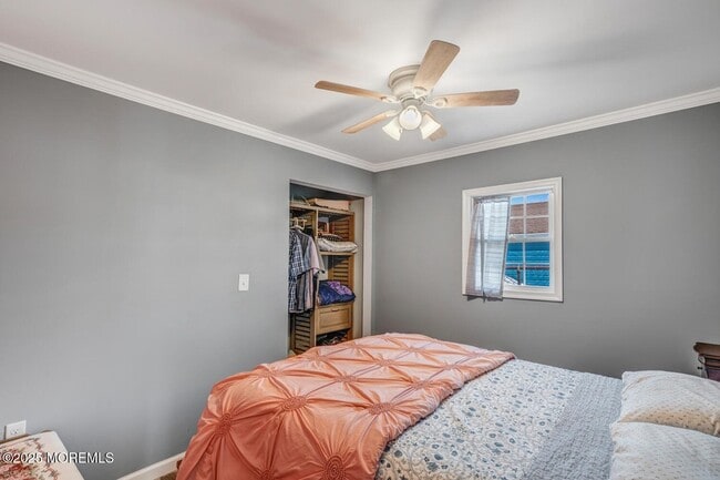 Building Photo - 28 S Los Angeles Dr