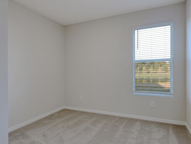 Building Photo - Unfurnished Annual Rental