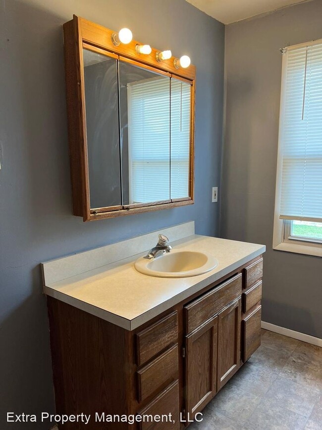 Building Photo - 4 br, 1.5 bath House - 5083 Homestead Ave