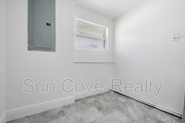 Building Photo - 13806 San Juan Ave