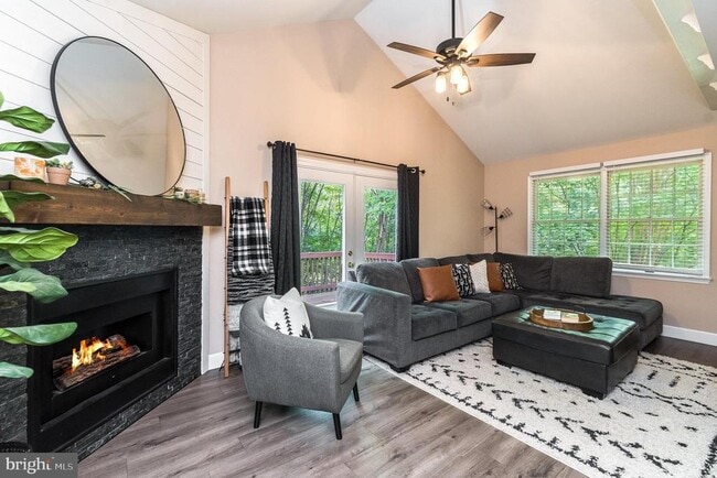 Building Photo - 9834 Dominion Forest Cir