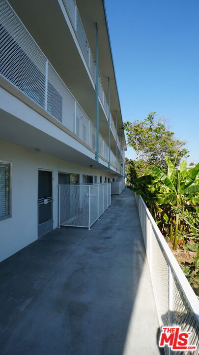 Building Photo - 844 6th St