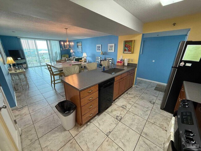 Building Photo - 1200 Fort Pickens Rd