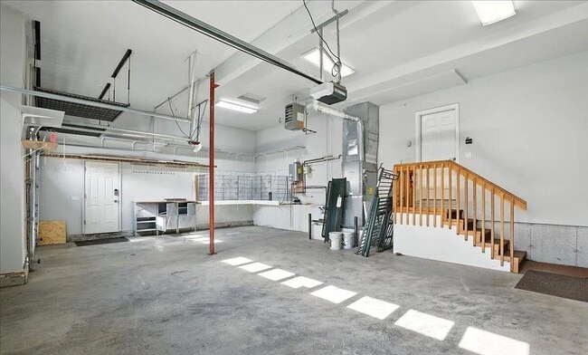 Building Photo - 15904 Noble Point Dr