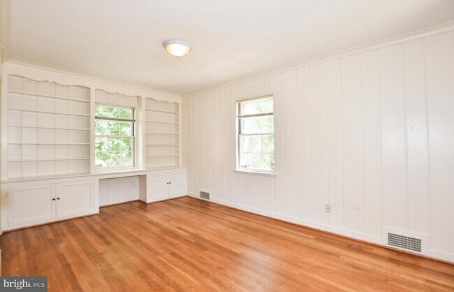 Building Photo - 6123 Wynnwood Rd