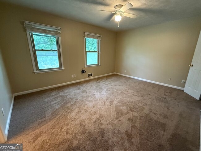 Building Photo - 2691 Falcon Ridge Dr SW